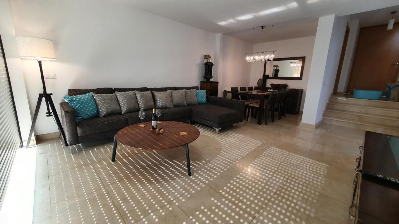 Modern 4 Double Bedroom Villa With Pool / Garden Valdoviño Eksteriør bilde